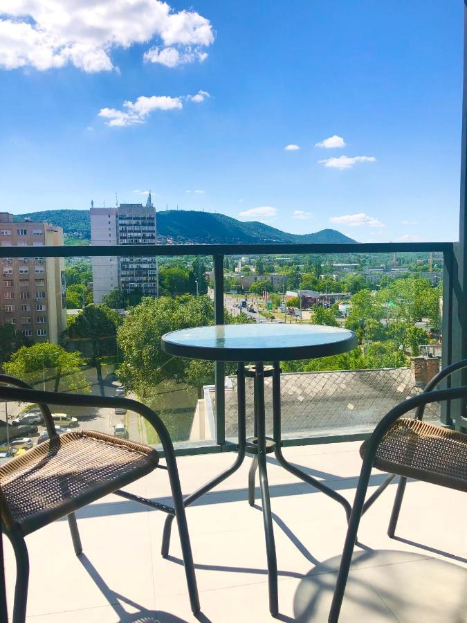 בודפשט Sweet Home Apartman , 30Sqm Studio, Free Private Parking, Mountain View, Balcony, 20 Min From Downtown מראה חיצוני תמונה