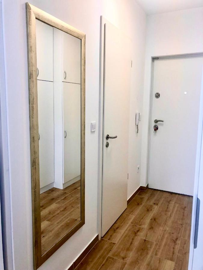 בודפשט Sweet Home Apartman , 30Sqm Studio, Free Private Parking, Mountain View, Balcony, 20 Min From Downtown מראה חיצוני תמונה