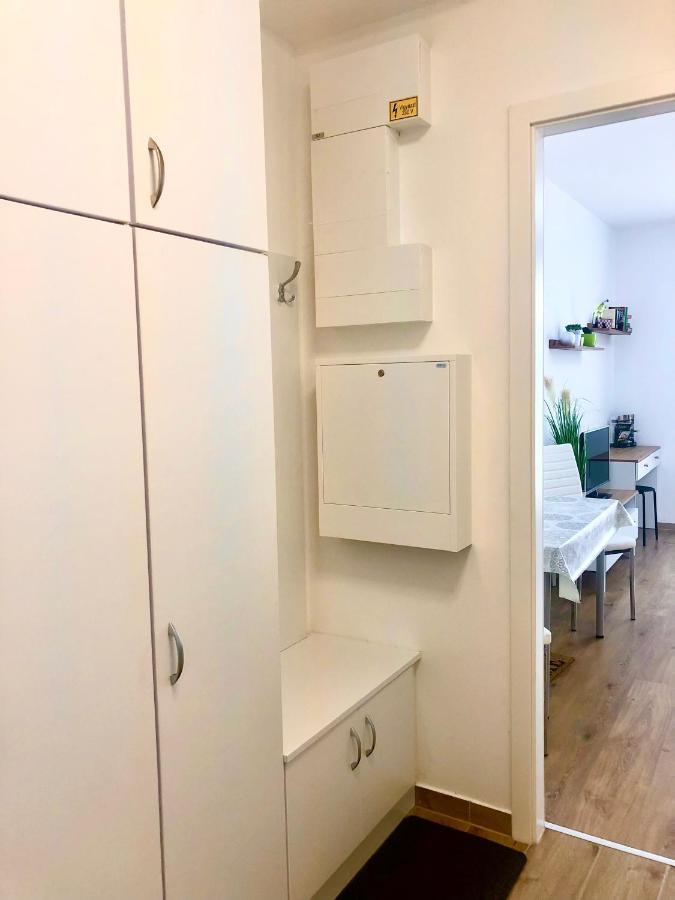 בודפשט Sweet Home Apartman , 30Sqm Studio, Free Private Parking, Mountain View, Balcony, 20 Min From Downtown מראה חיצוני תמונה