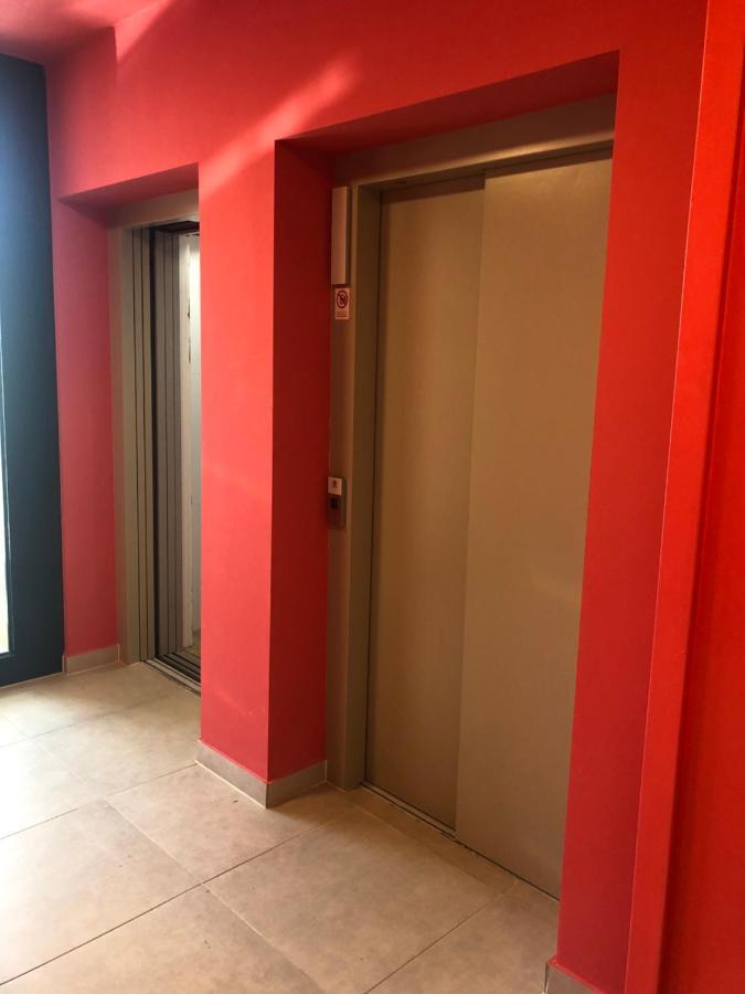 בודפשט Sweet Home Apartman , 30Sqm Studio, Free Private Parking, Mountain View, Balcony, 20 Min From Downtown מראה חיצוני תמונה