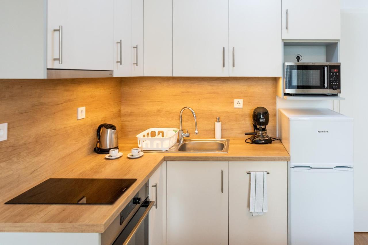 בודפשט Sweet Home Apartman , 30Sqm Studio, Free Private Parking, Mountain View, Balcony, 20 Min From Downtown מראה חיצוני תמונה
