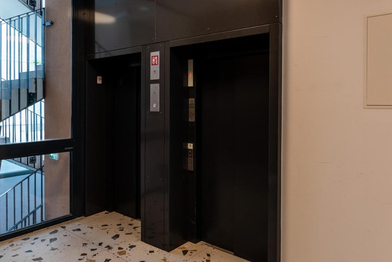 בודפשט Sweet Home Apartman , 30Sqm Studio, Free Private Parking, Mountain View, Balcony, 20 Min From Downtown מראה חיצוני תמונה