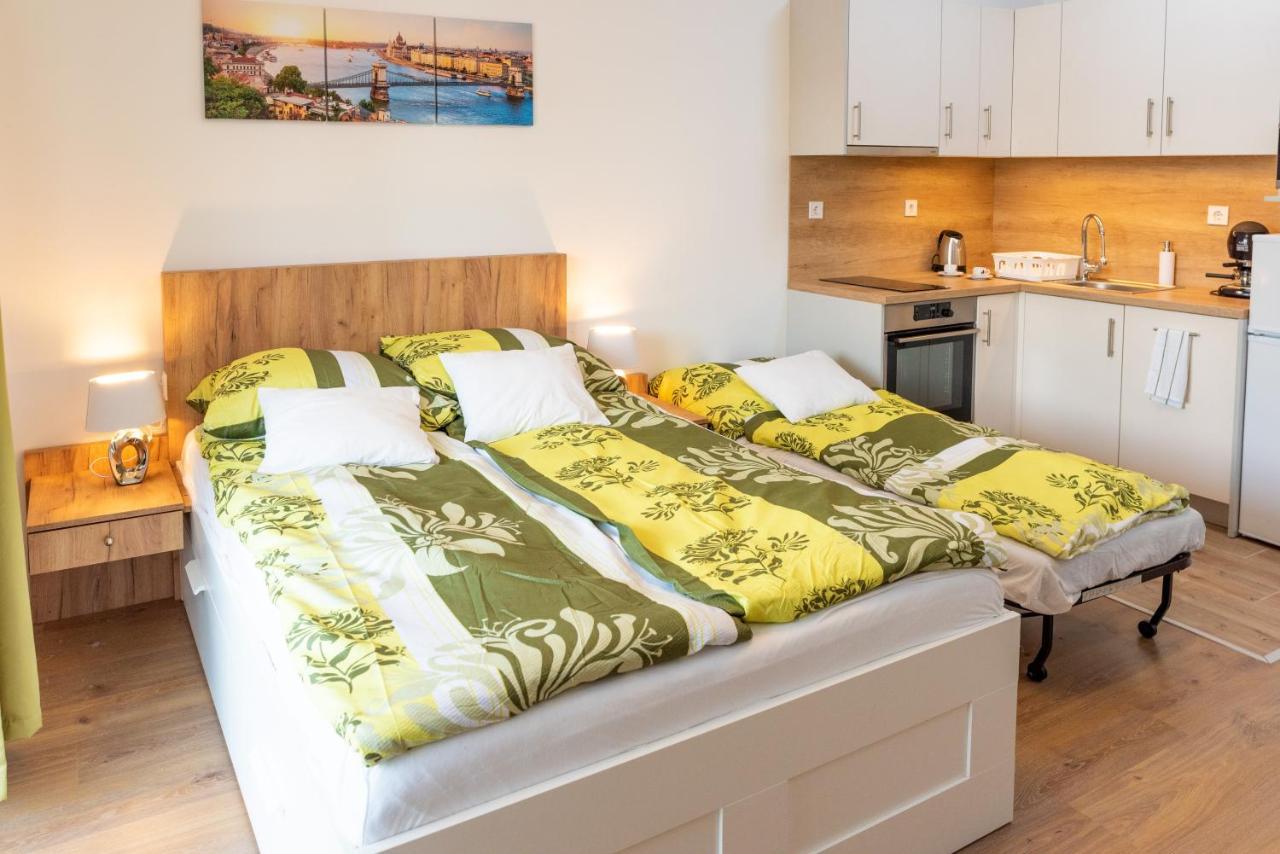 בודפשט Sweet Home Apartman , 30Sqm Studio, Free Private Parking, Mountain View, Balcony, 20 Min From Downtown מראה חיצוני תמונה