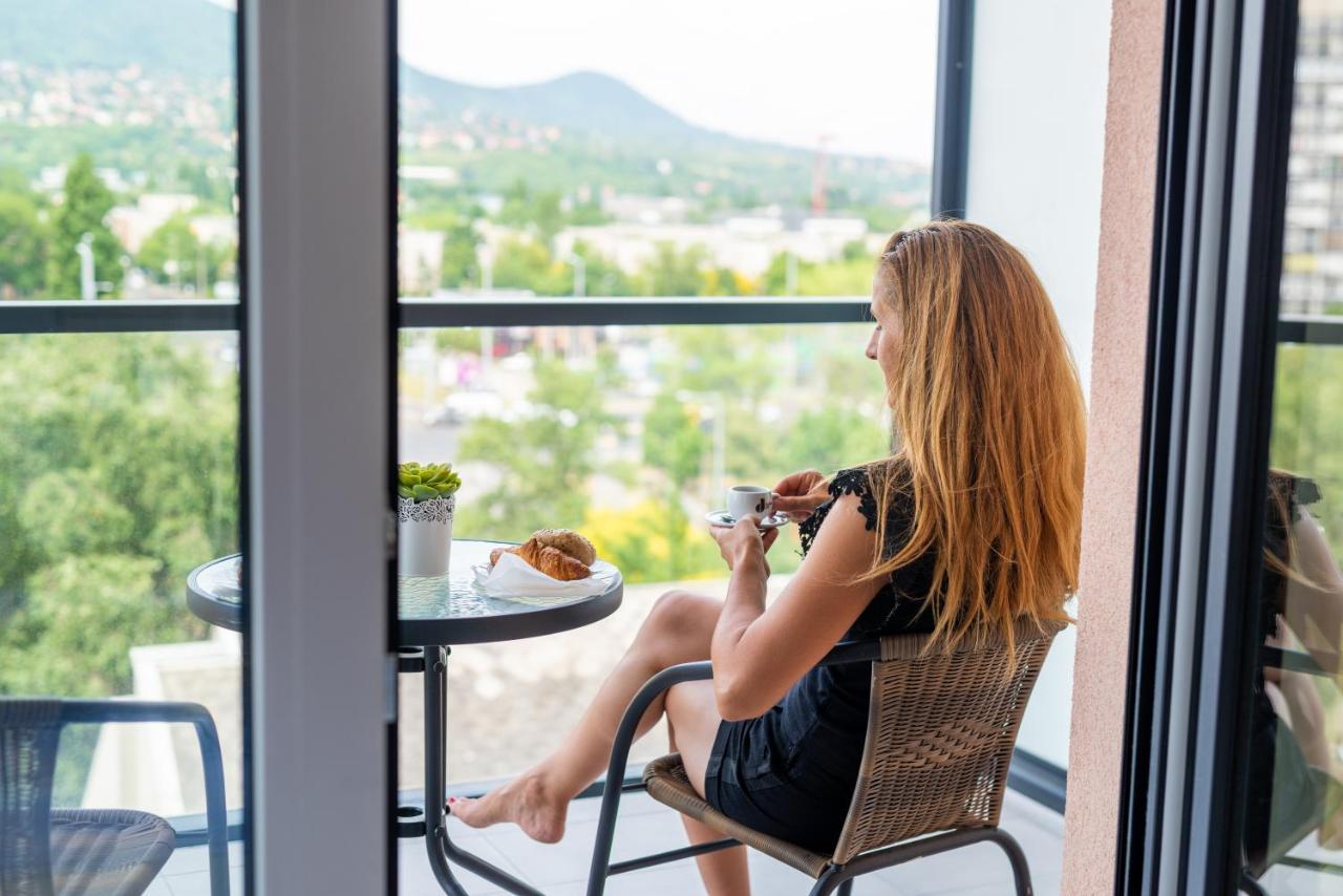 בודפשט Sweet Home Apartman , 30Sqm Studio, Free Private Parking, Mountain View, Balcony, 20 Min From Downtown מראה חיצוני תמונה