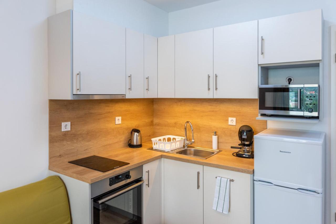 בודפשט Sweet Home Apartman , 30Sqm Studio, Free Private Parking, Mountain View, Balcony, 20 Min From Downtown מראה חיצוני תמונה