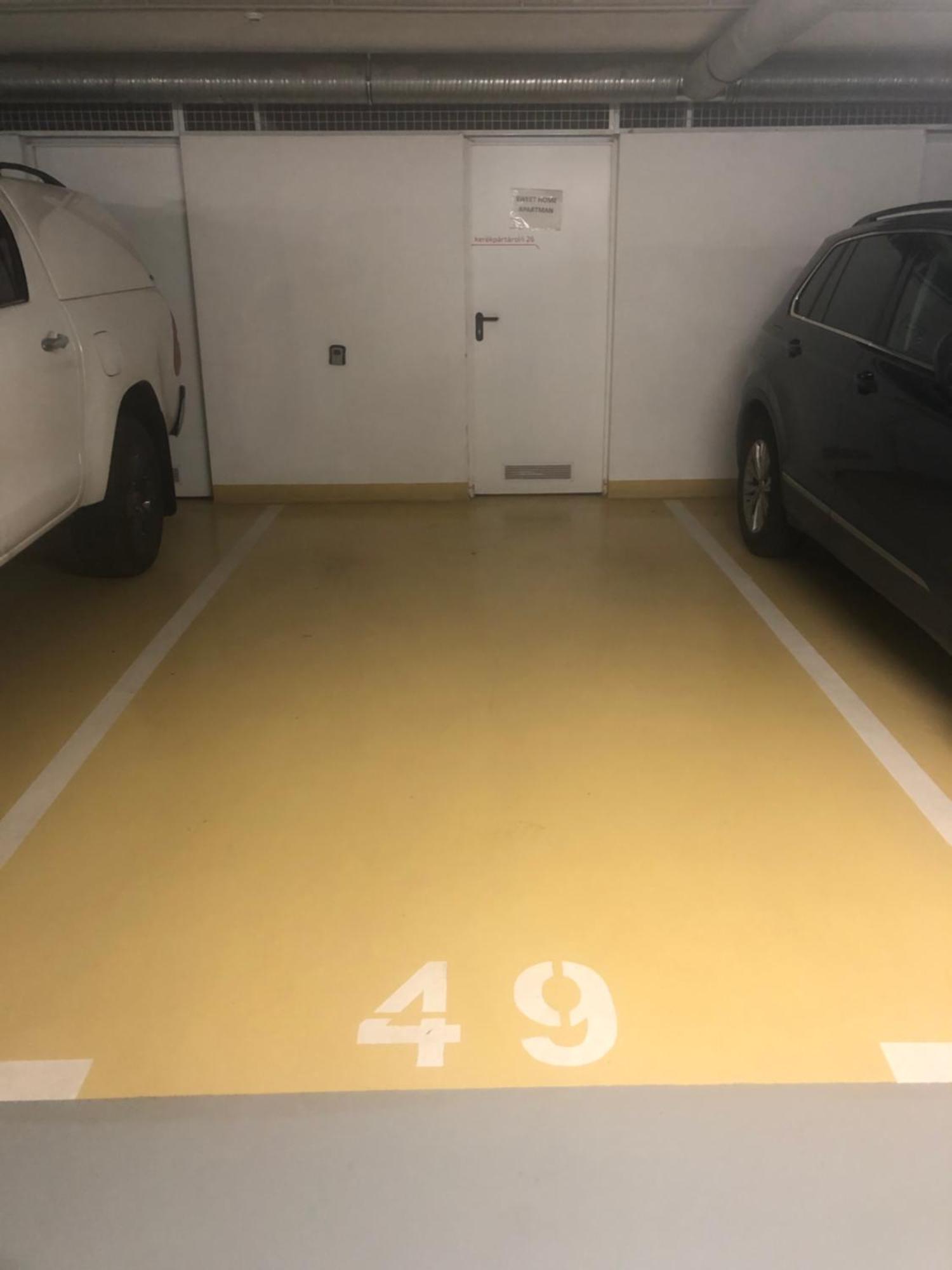 בודפשט Sweet Home Apartman , 30Sqm Studio, Free Private Parking, Mountain View, Balcony, 20 Min From Downtown מראה חיצוני תמונה